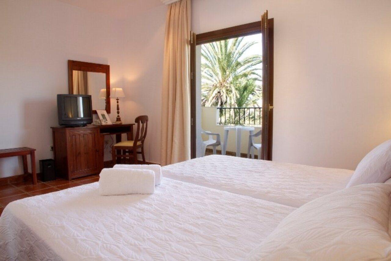 Hotel Antonio II Zahara de los Atunes Bagian luar foto