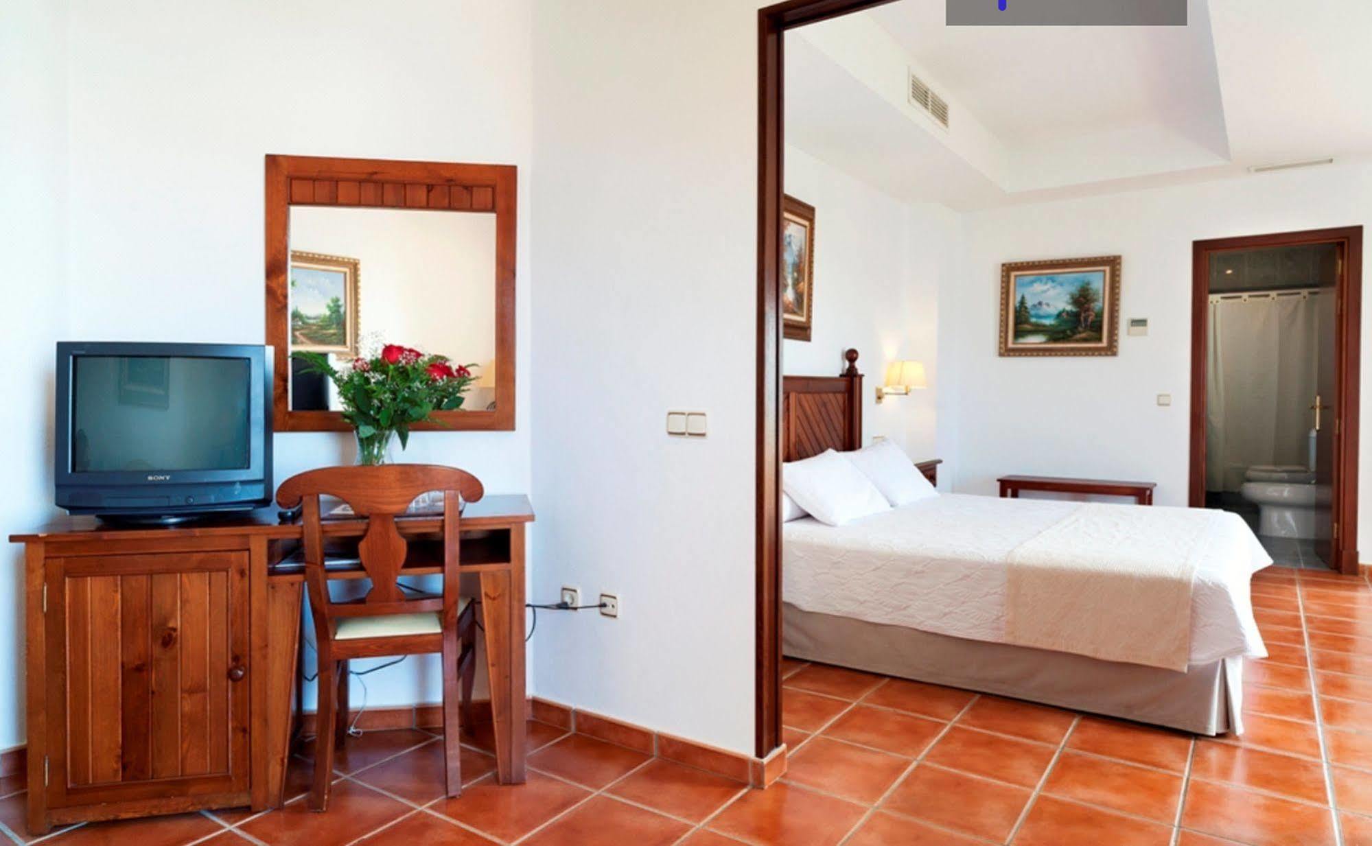 Hotel Antonio II Zahara de los Atunes Bagian luar foto